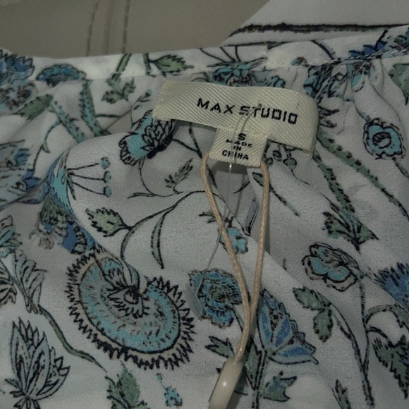 New Max Studio White Blue Floral cold shoulder Top Blouse Small long sleeve - Picture 4 of 5